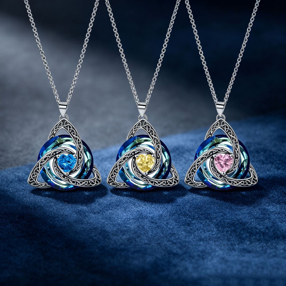 💎🔮 Collana con nodo della Trinità celtico e pietra portafortuna