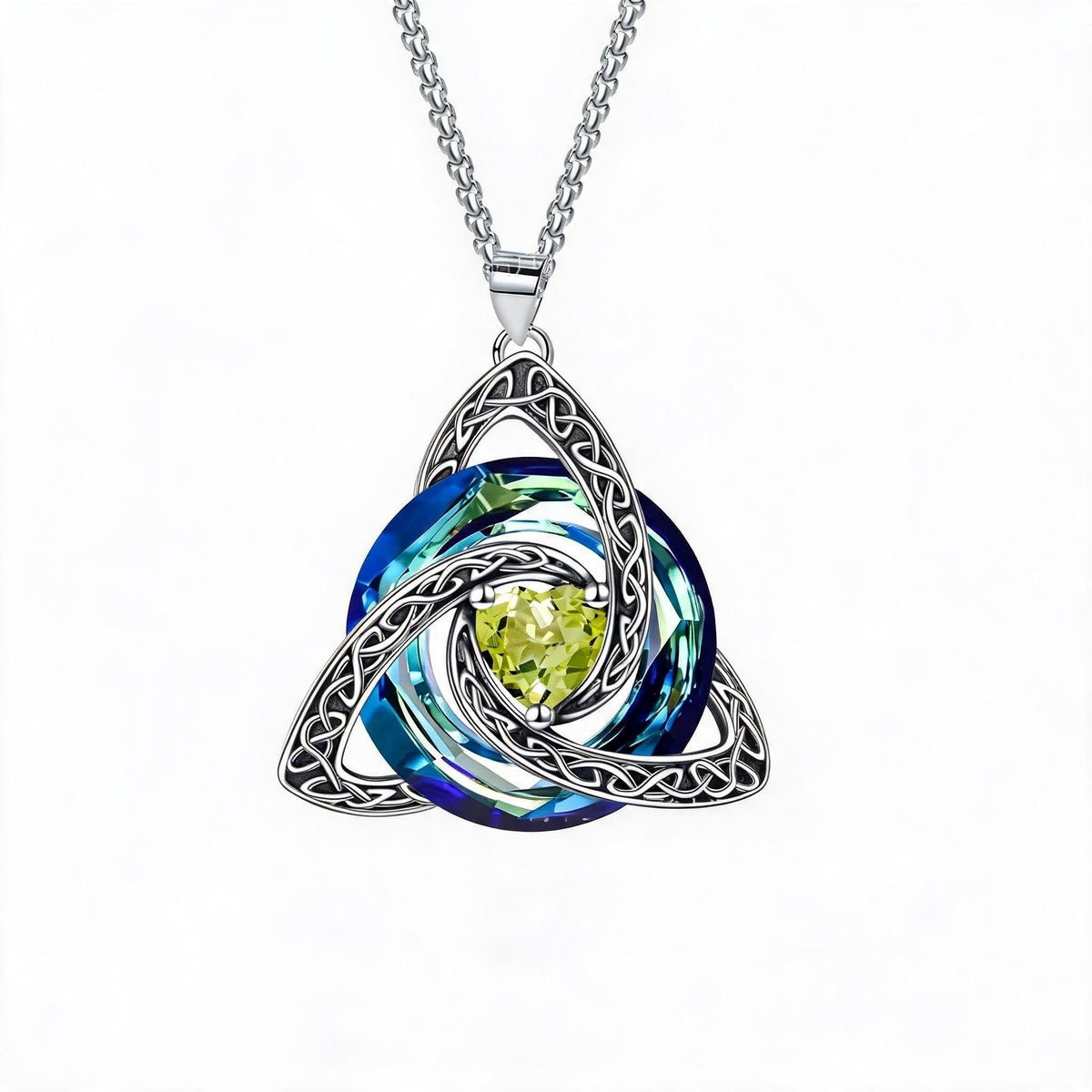 💎🔮 Collana con nodo della Trinità celtico e pietra portafortuna