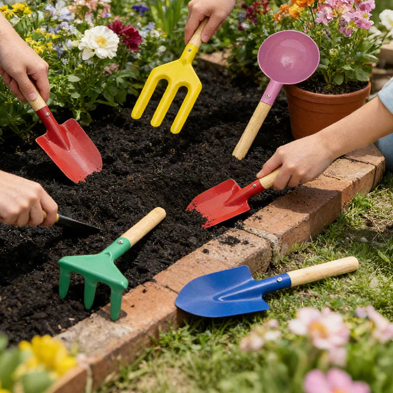 Paletta da giardinaggio con manico in legno
